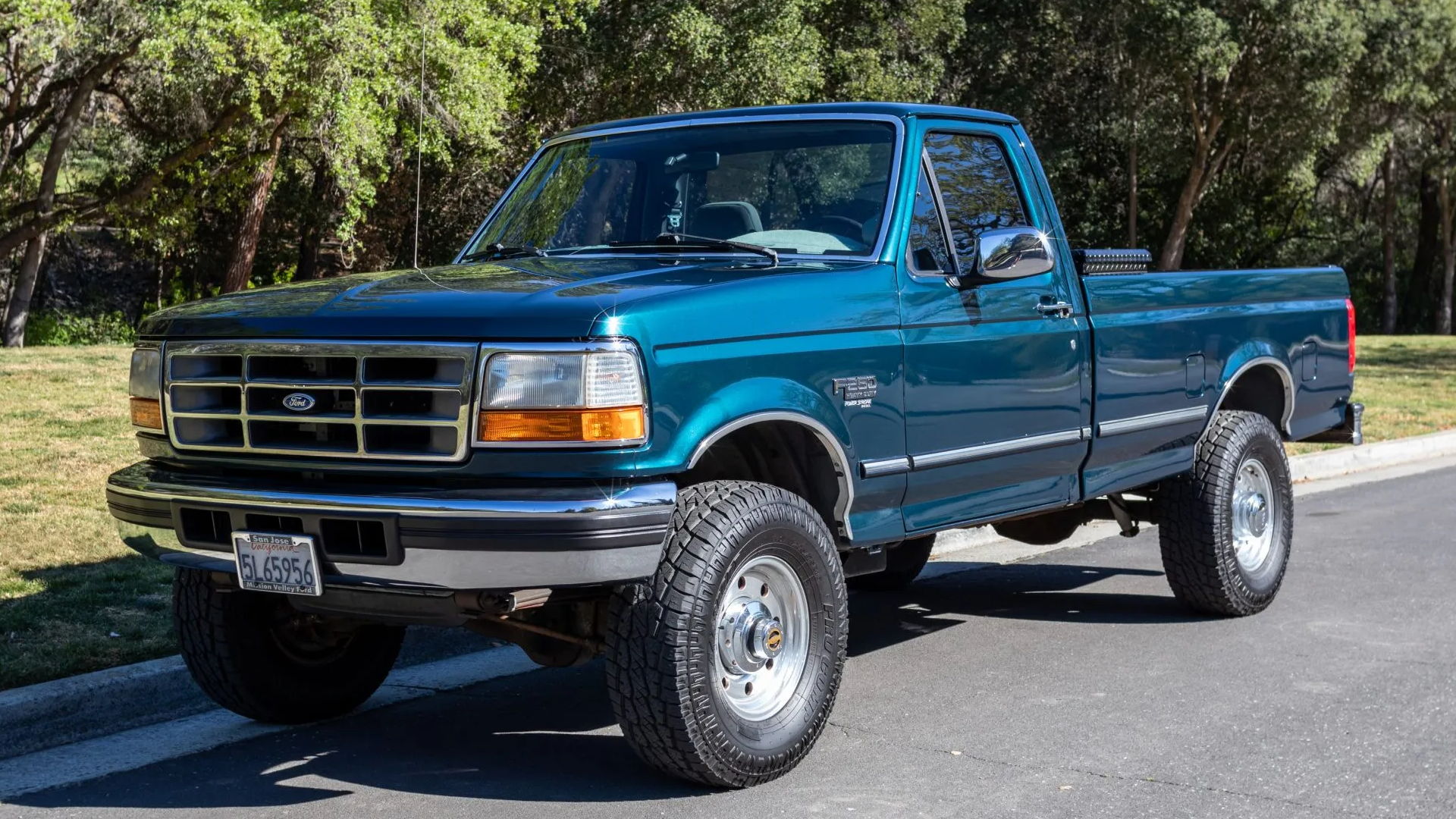 Exploring the Classic 90s Pickup Trucks: Ford, Toyota, and More