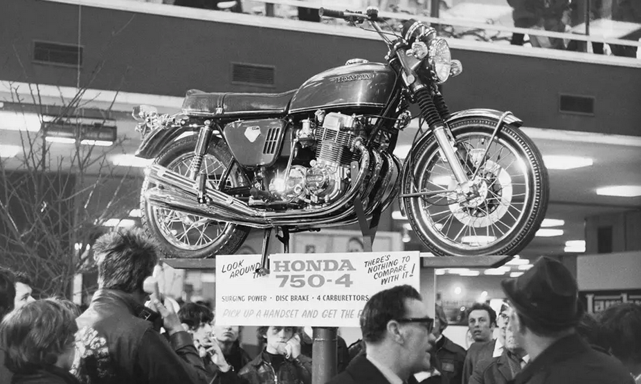 Exploring Joseph Giovannis Triumphs in Italian Motorcycle Racing