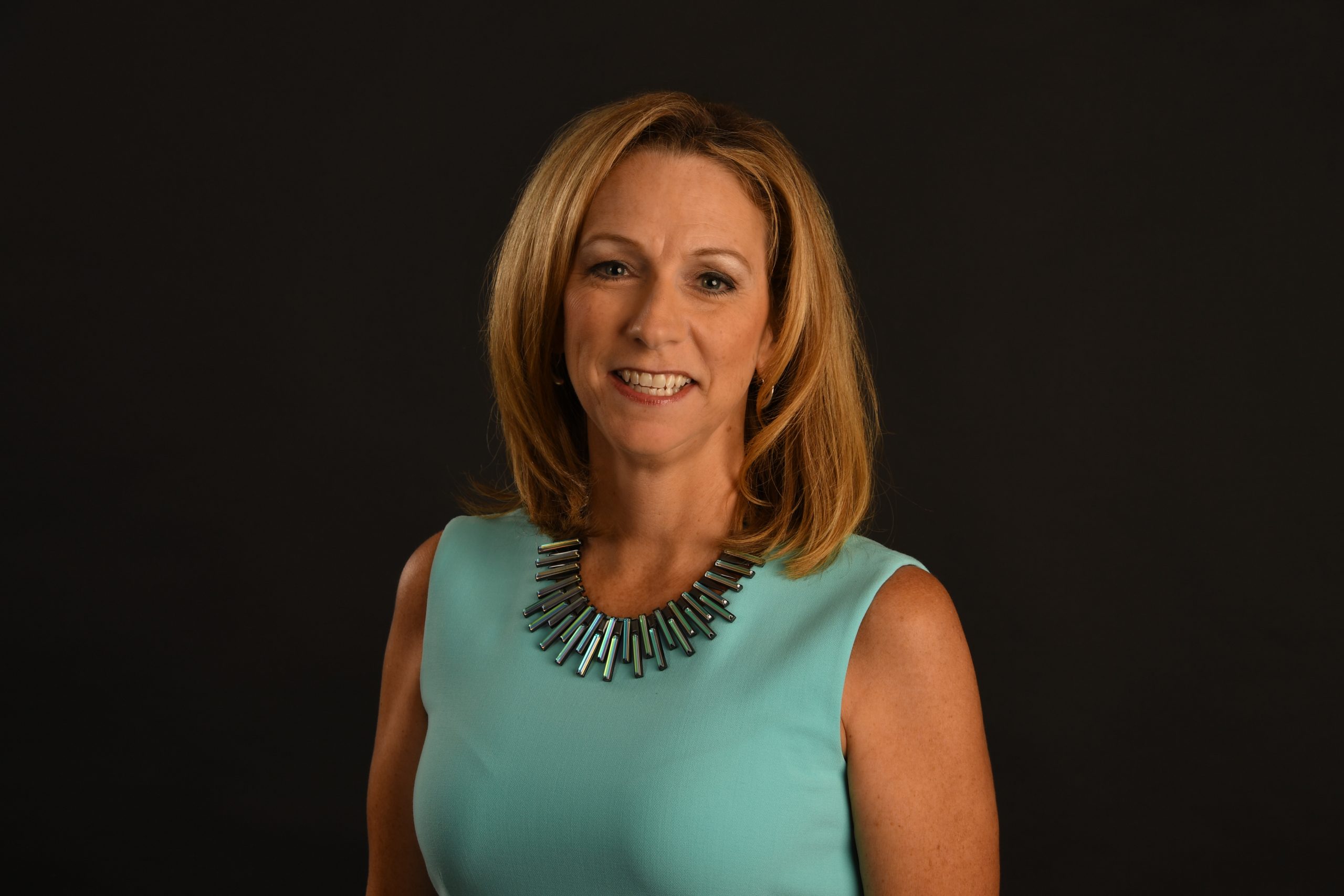 Beth Mowins Journey: A Legendary Sports Career in Broadcasting