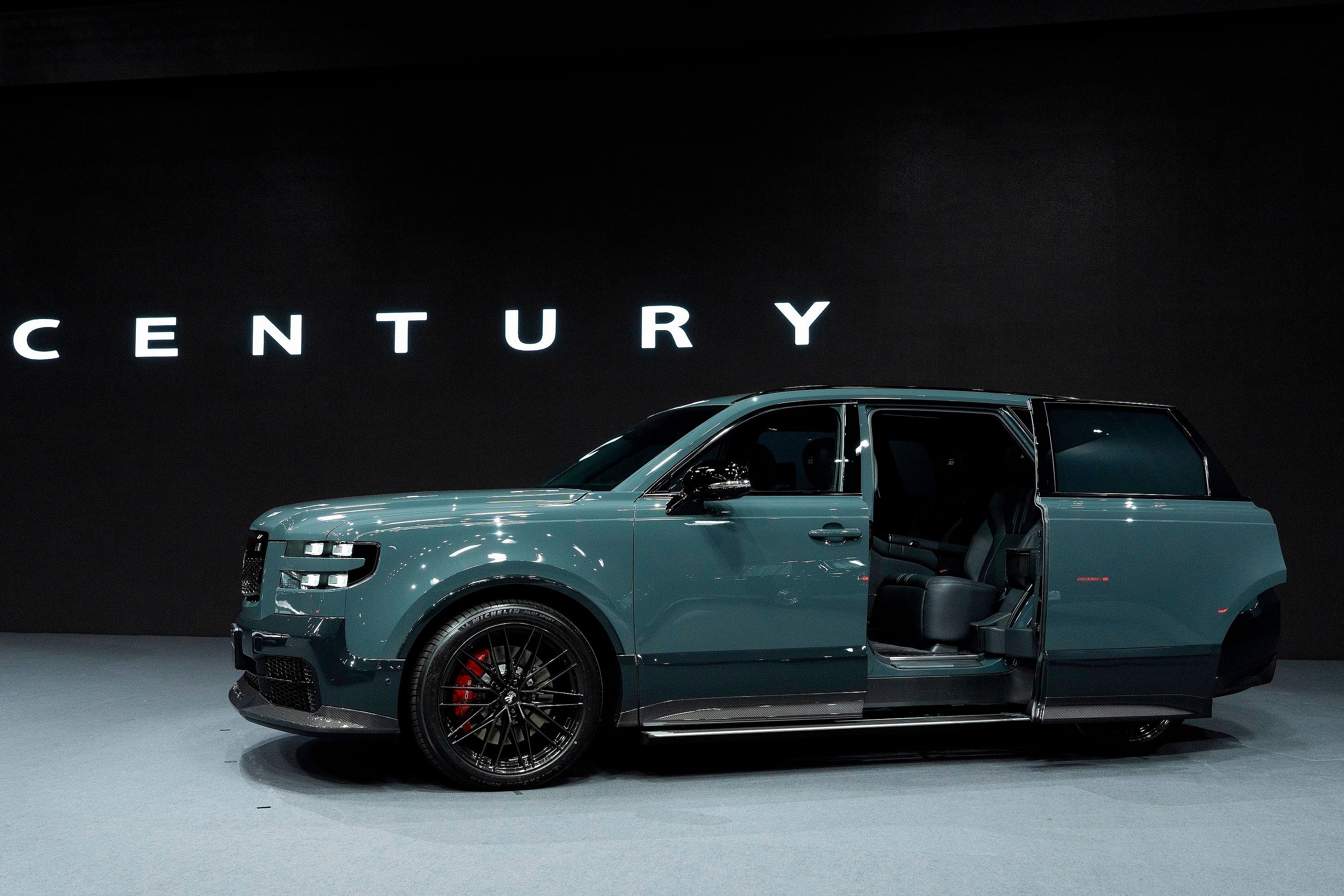 Top SUVs with Sliding Doors: Discover the Most Convenient Models