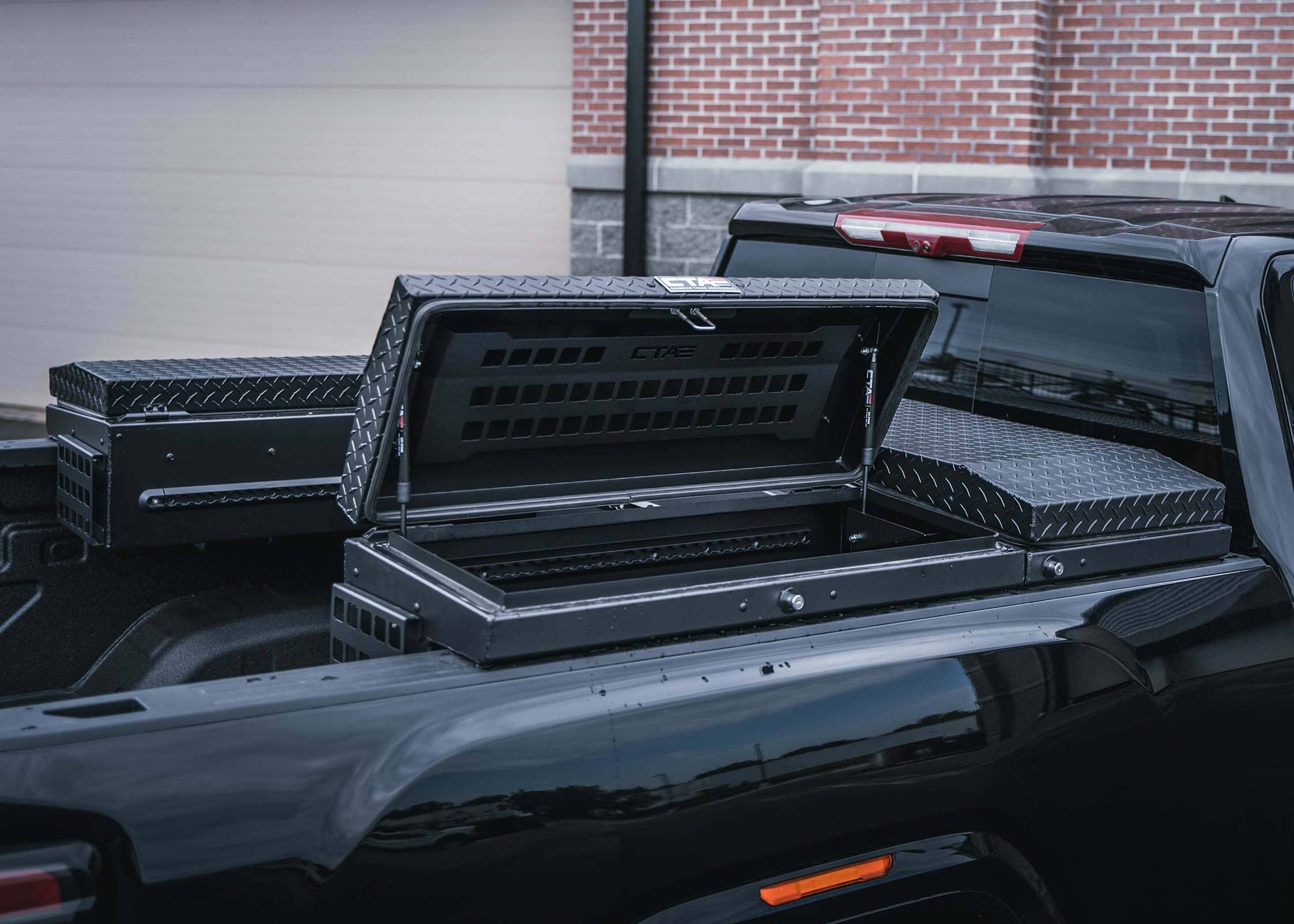 Top 5 Side Mount Tool Boxes for Pickup Trucks in 2024