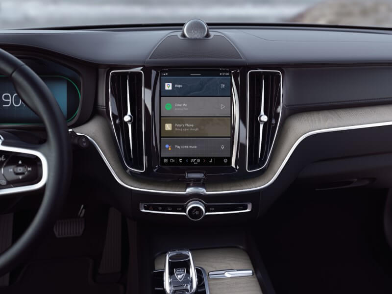 Explore the 2023 Volvo XC60 Interior: Design, Space & Technology