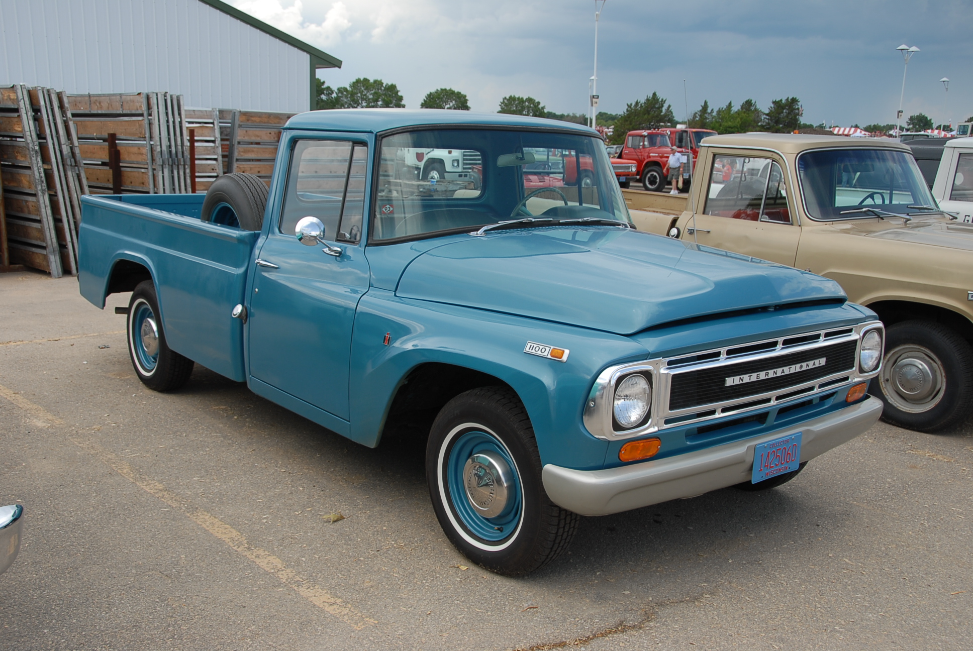Explore the 1968 International Pickup Truck: Iconic Design & Performance