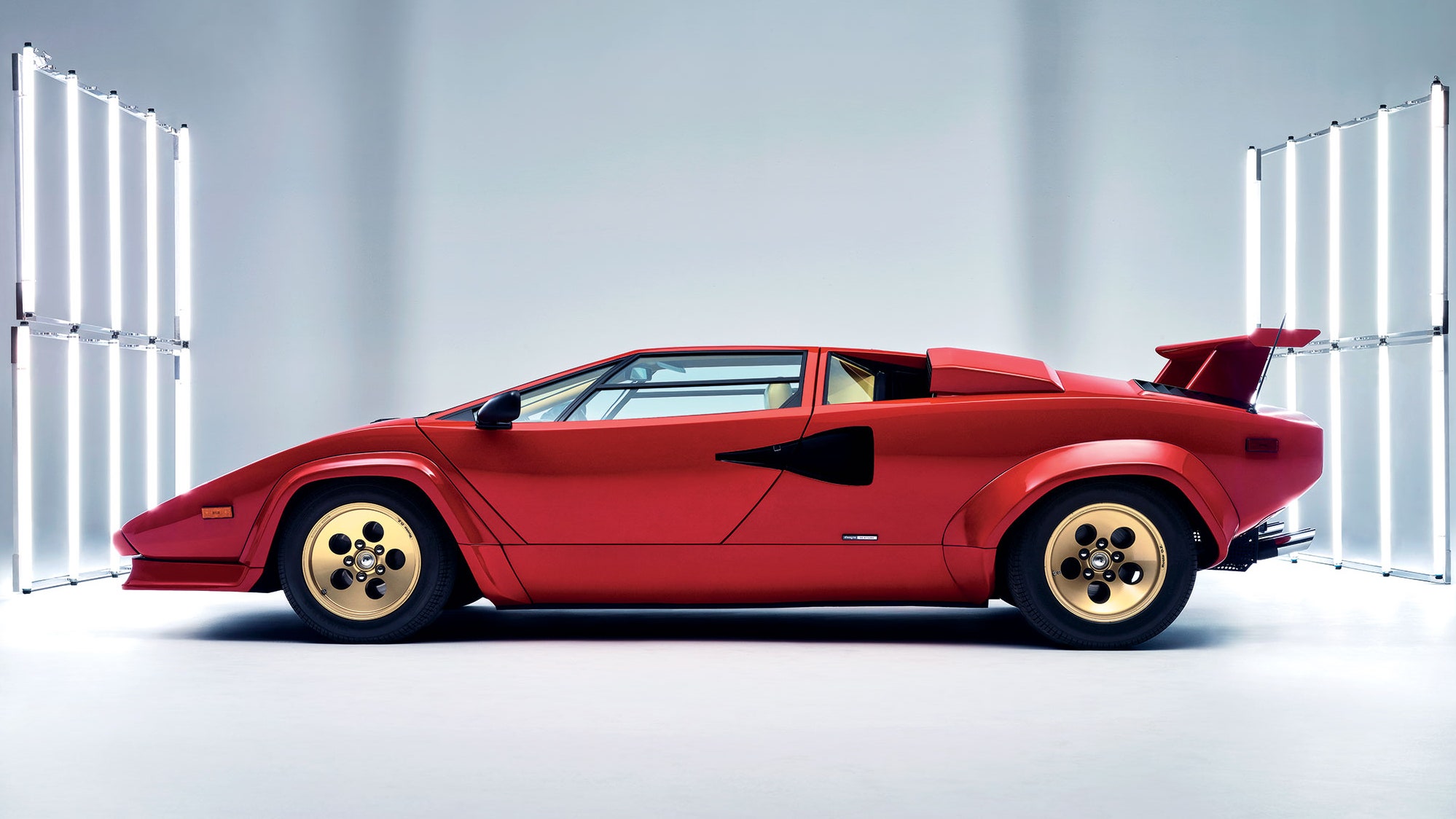 Sports Cars of the 80s and 90s: The Ultimate Guide to Icons