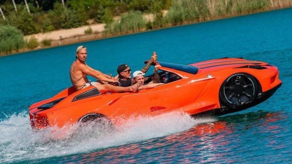 Sports Car Jet Ski Reviews: The Truth! We tested it and here are the pros and cons!