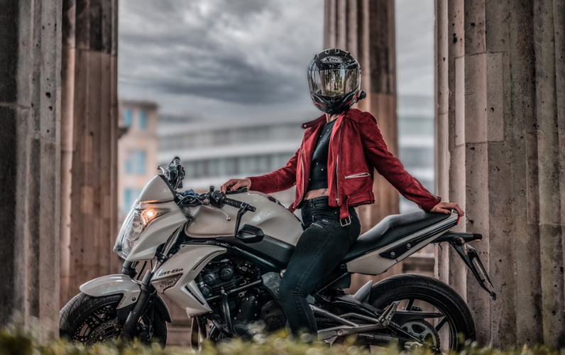 Affordable Female Motorcycle Safety Jacket Carbon Fiber (Great Safety Without Breaking The Bank)