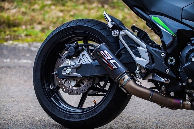 Why Your Motorcycle Exhaust Burble and Pops: The Top Reasons and Easy Fixes.