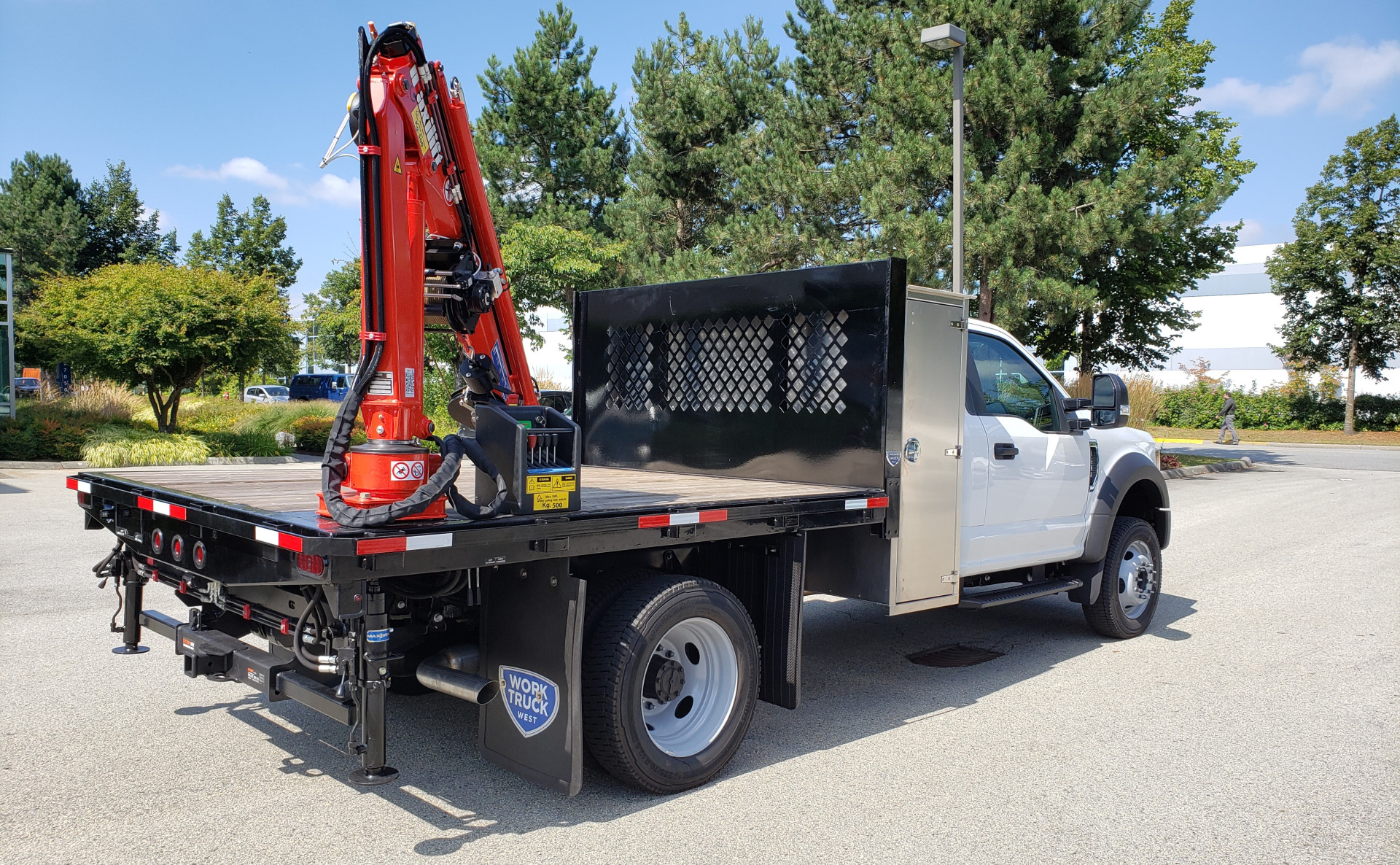 Where to buy cranes for pickup trucks? (Check out these trusted dealers)