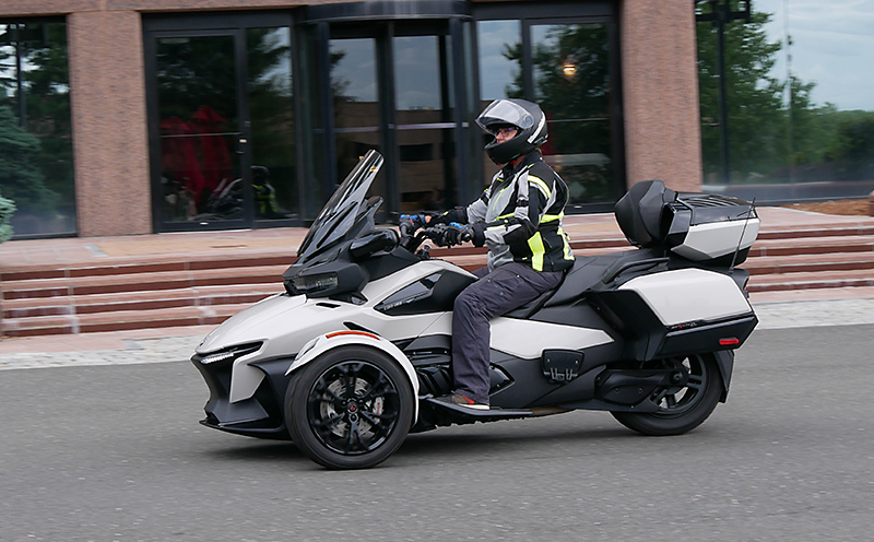 Big Wheel Motorcycle Review: Riding Experience & Top Models.